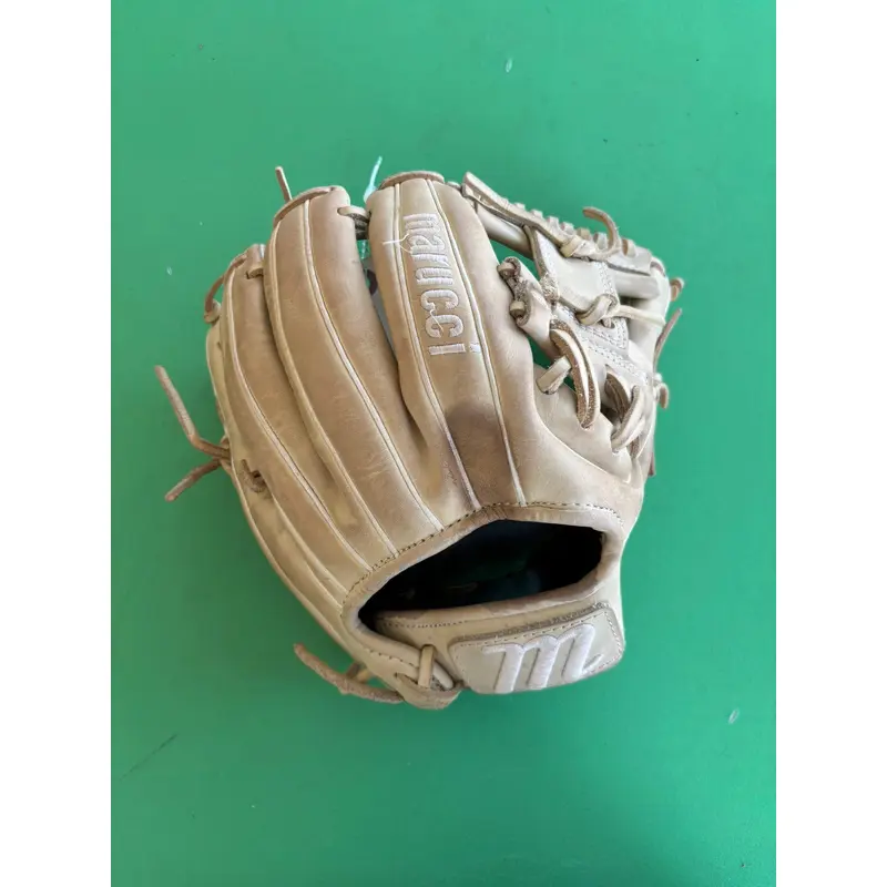 White Marucci Ascension RH Infield Baseball Glove 11.5"