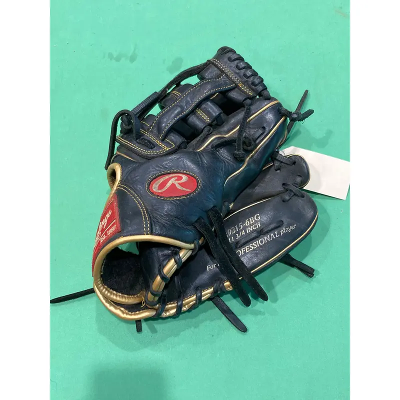 Used Rawlings R9 Right Hand Throw Baseball Glove 11.75"