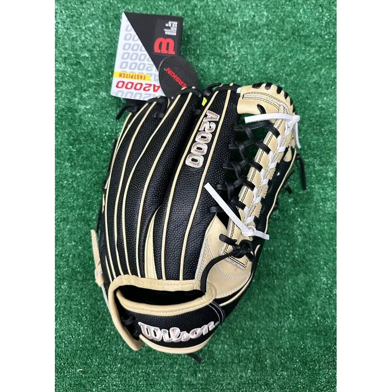 Wilson A2000 T125 12.5" Fastpitch Softball Outfield Glove WBW102679125