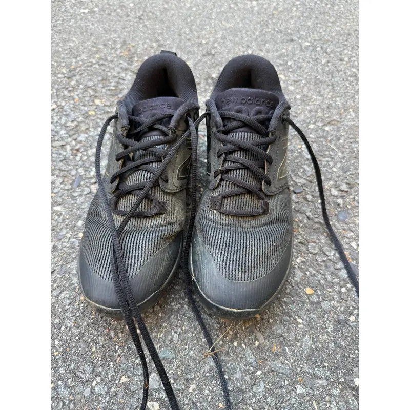 Black Kid's 6Y (Big Kids / Youth) Youth New Balance 3000v6 Low Top Metal (Used)