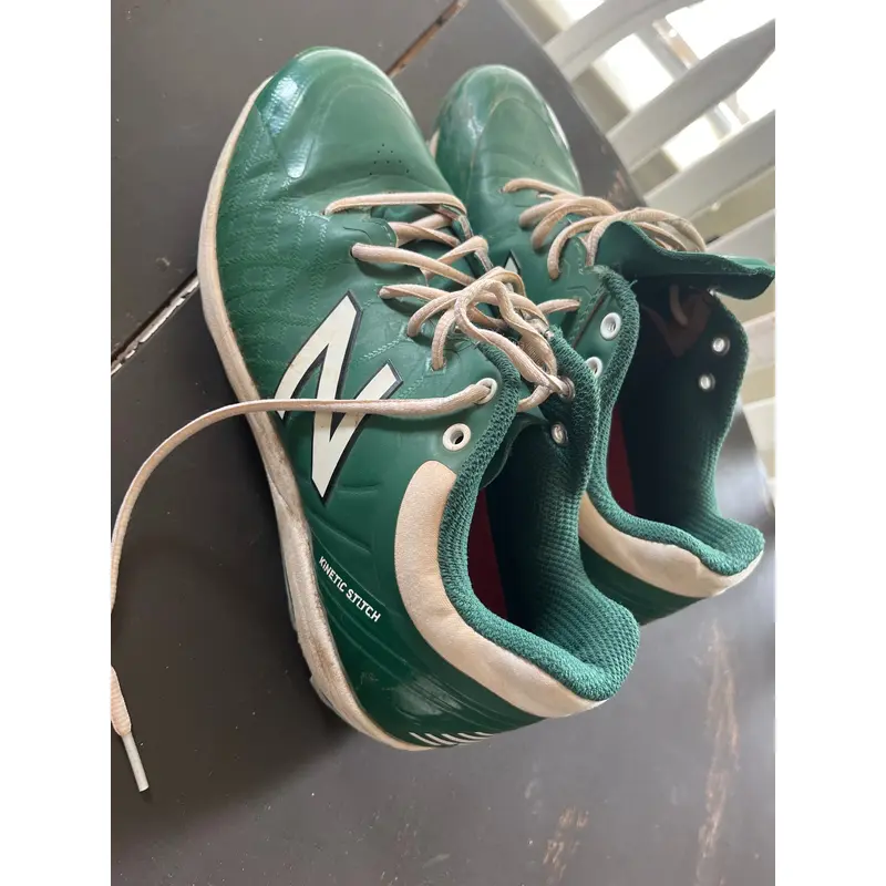 Green Men's Size M 8.5 (W 9.5) Adult New Balance Low Top (Used)