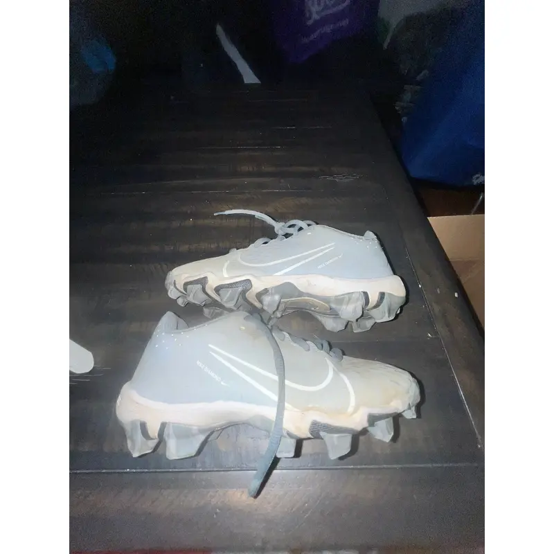 Nike Hyperdiamond 4 Keystone softball cleats in grey
