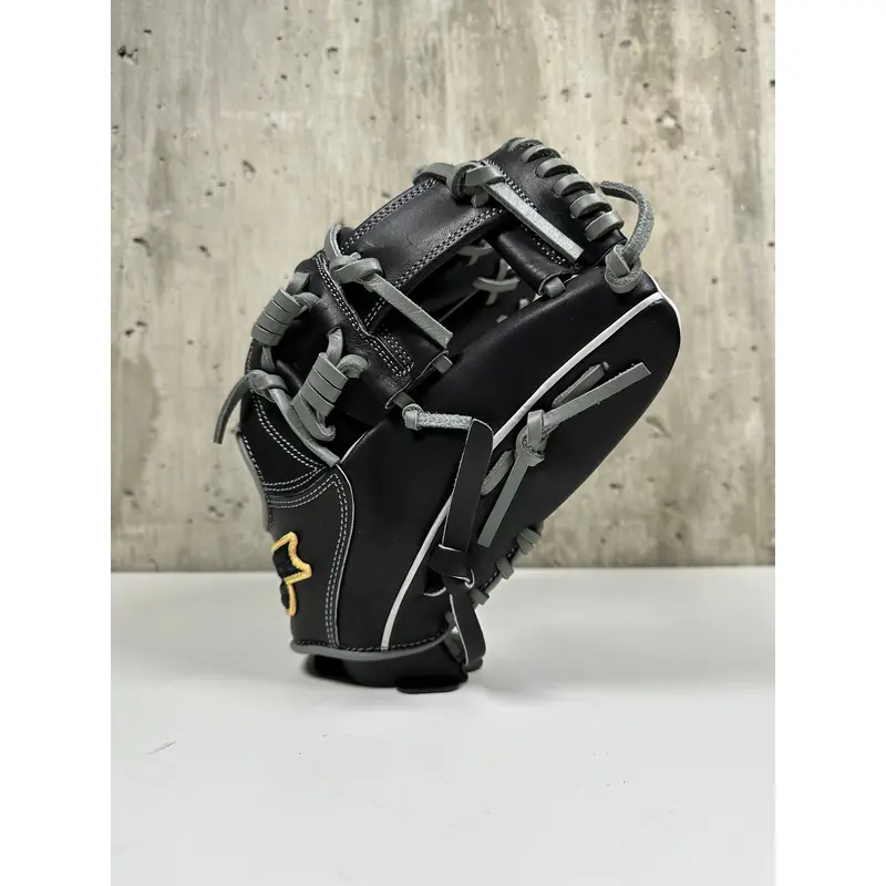 NWT SSK Black Line Infielders Glove