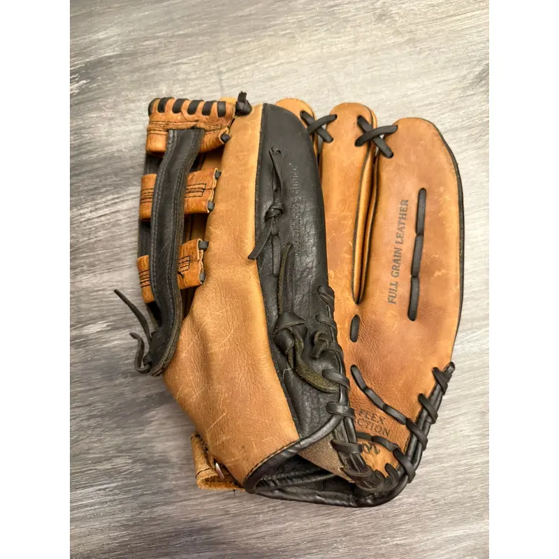 Macgregor RH Baseball Glove 13.5" (Used)