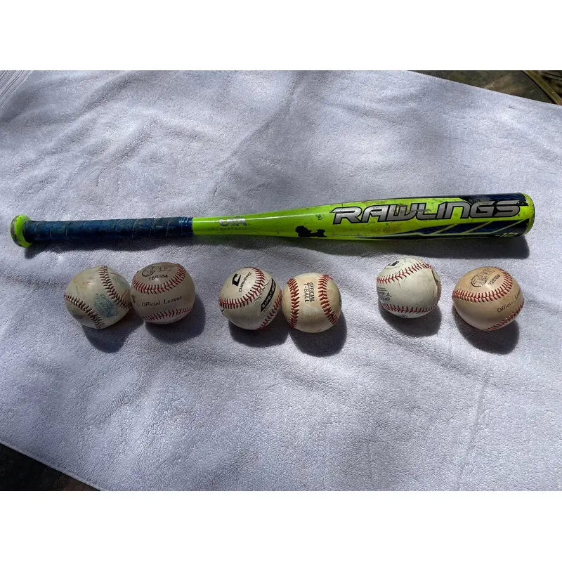 Rawlings Raptor T-Ball bat 26/14 Drop -12  comes w/ a bonus half dozen T-Balls!