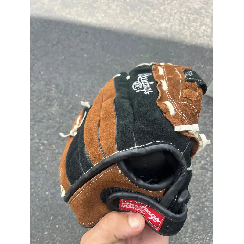 Right Hand Throw Rawlings Savage Baseball Glove 10.5" (Used)