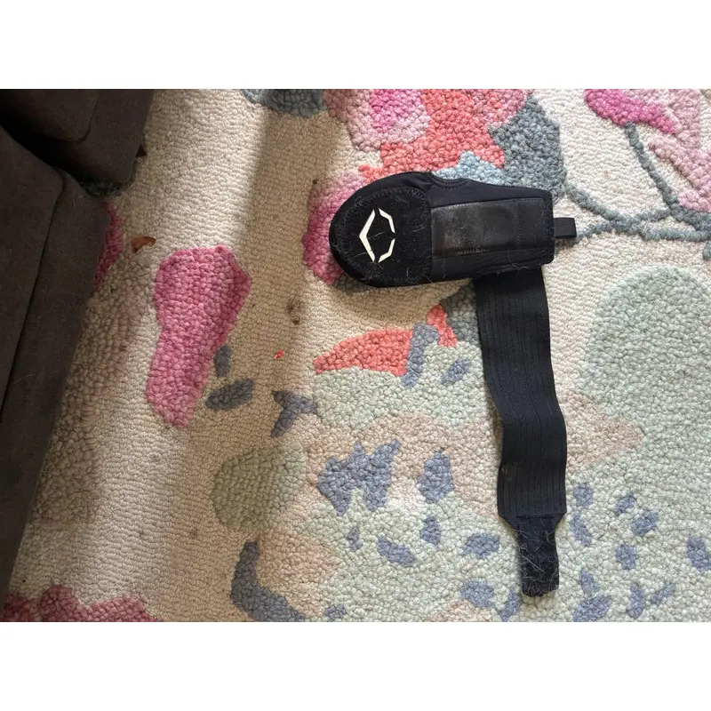 Black Junior EvoShield Sliding Mitt (Used)