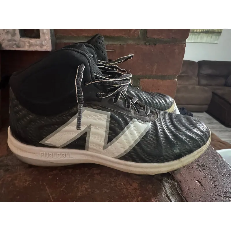 New Balance Cleats 4040v7 Metal (Used) Mens Size 8