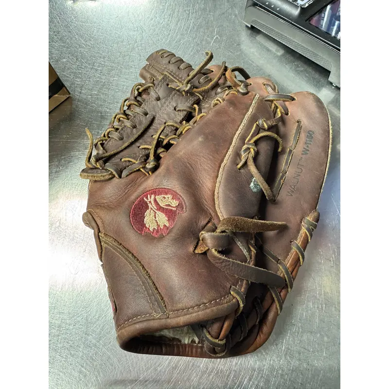 Nokona Right Hand Throw Infield W-1150 Baseball Glove 11.5" (Used)
