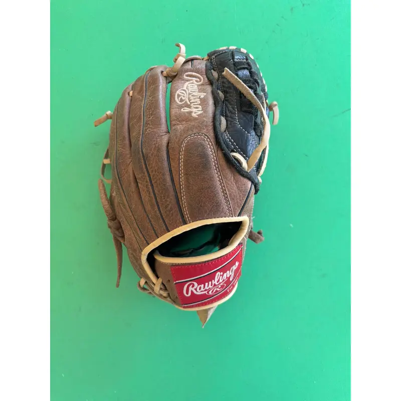 Brown Rawlings Premium Series RH Pitcher's Baseball Glove 12"