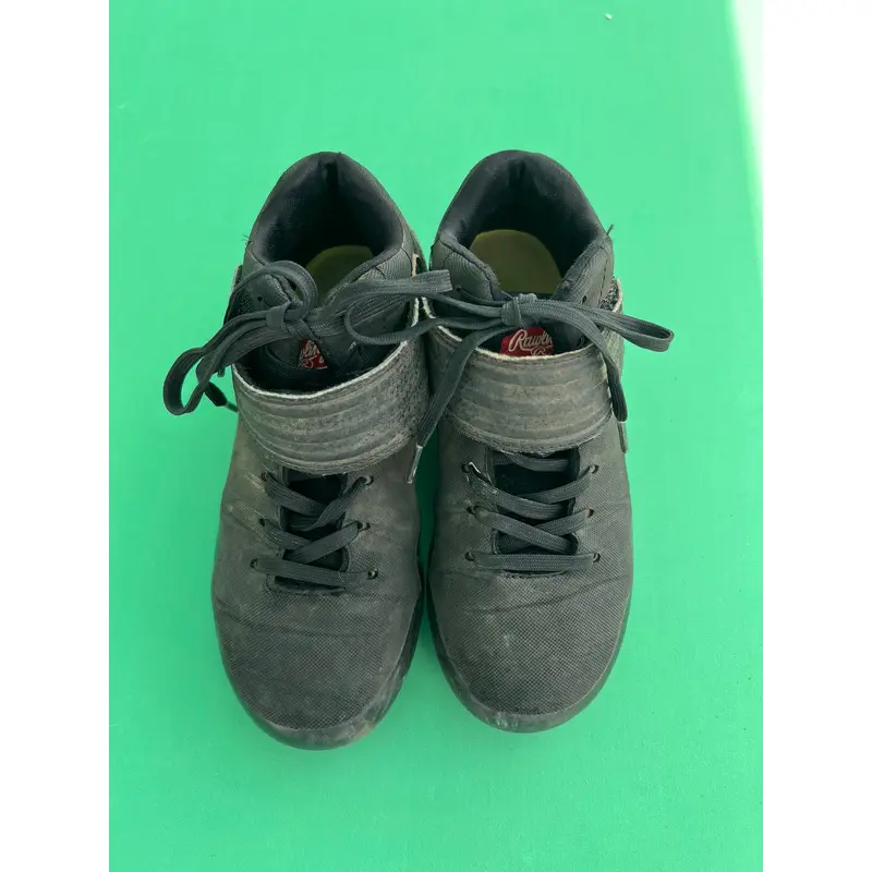 Black Kid's Youth Rawlings Footwear (Used)