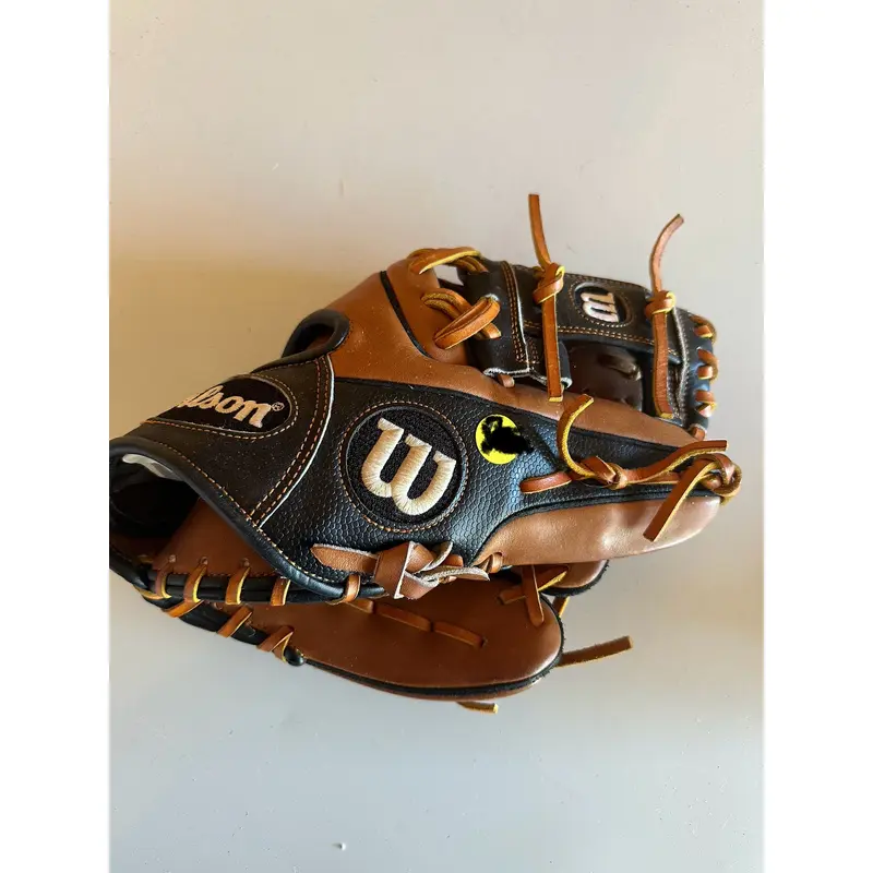 2016 Infield RH Wilson A2000 Baseball Glove 11.25" (Used)