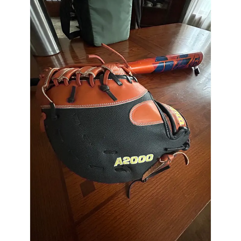 Wilson RH A2000 Baseball Glove 12.5" (New)