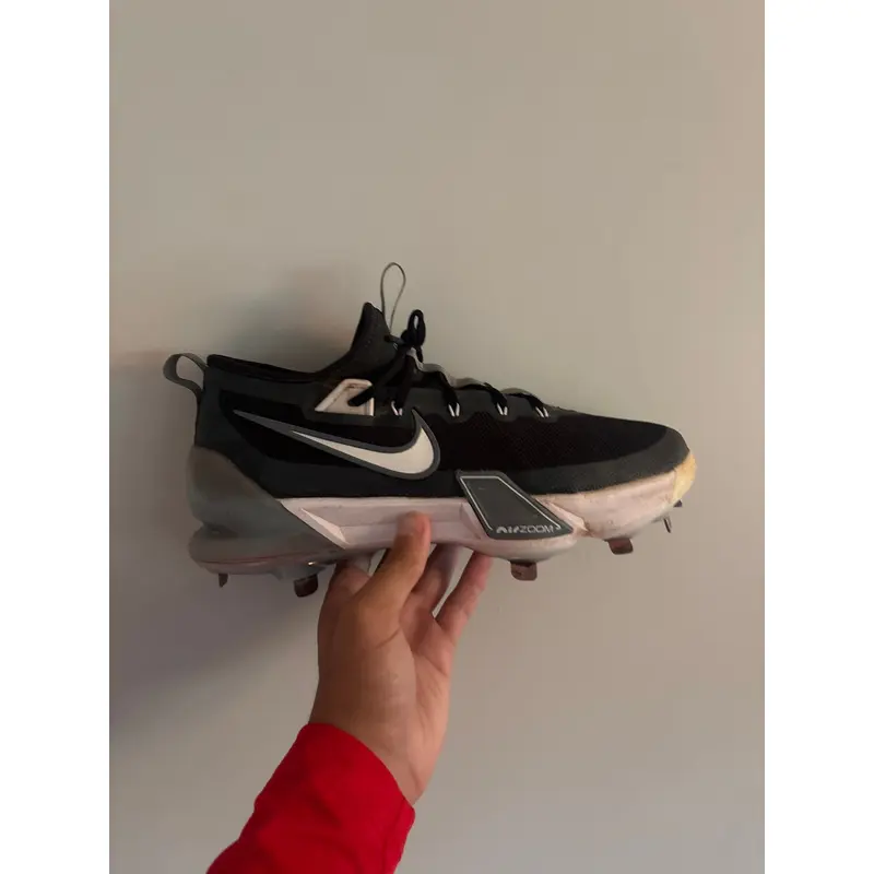 Black Men's Size M 10.5 (W 11.5) Adult Nike Trout Metal (Used)
