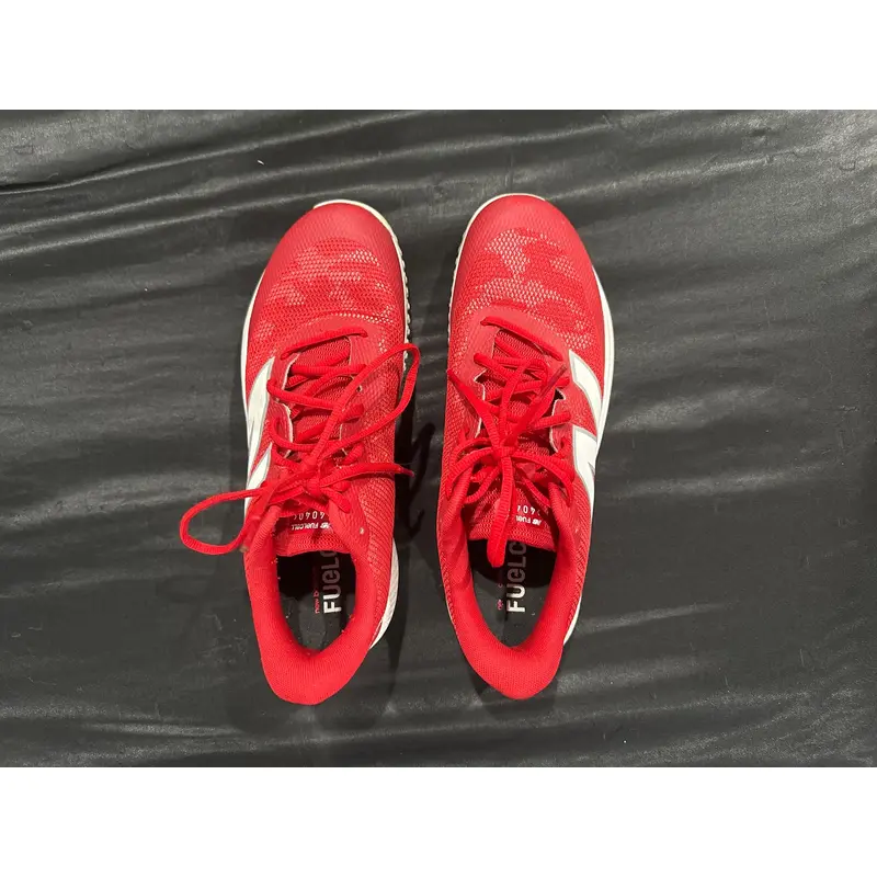 Red Men's Size M 9.5 (W 10.5) Adult New Balance Low Top 4040 Turf Cleats (New)