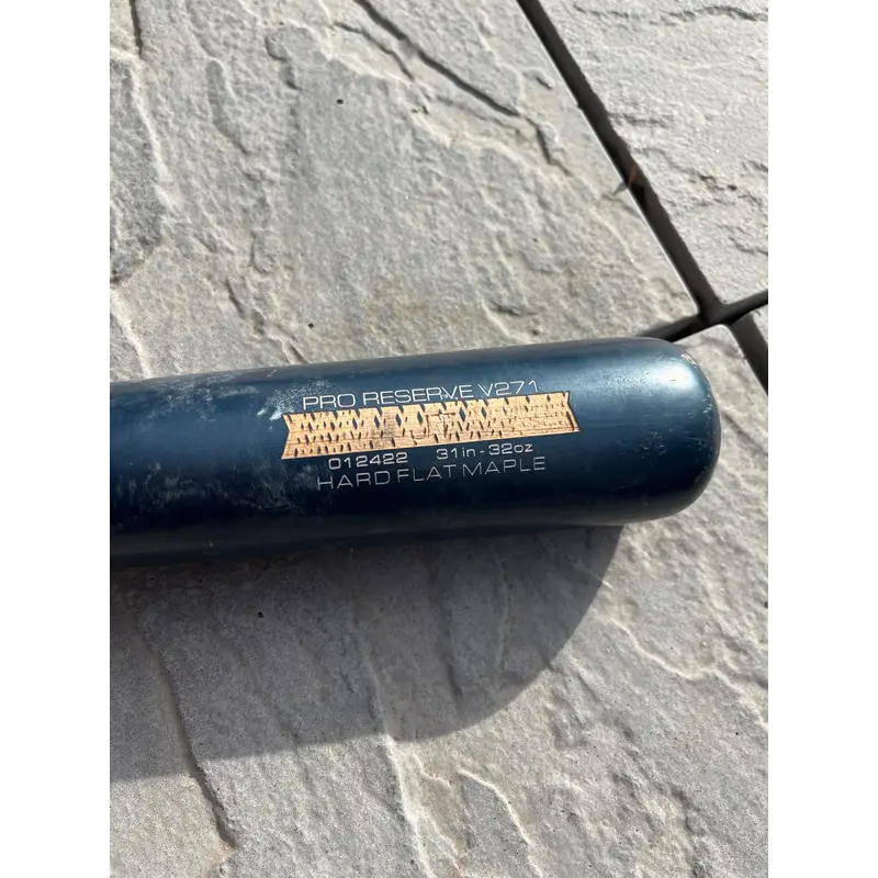 Used Victus Maple 32 oz 31" Bat