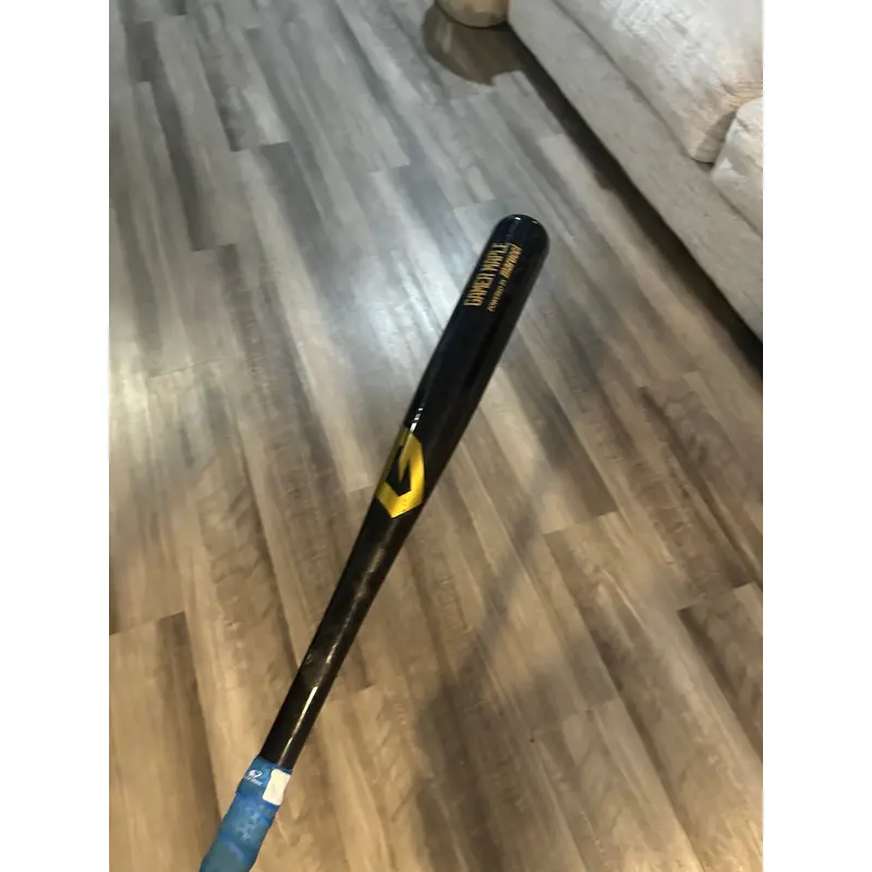 2024 Marucci AM22 Maple BBCOR Certified Bat (-3)  28 oz 31" (Used)