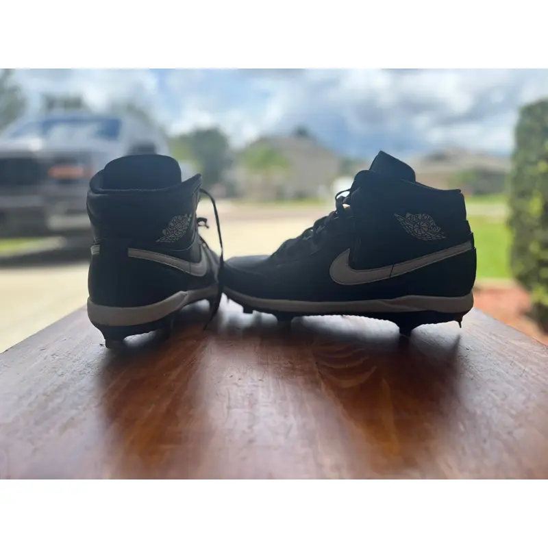 Black Men's Size M 10.5 (W 11.5) Youth Nike High Top Air Jordan Metal (Used)