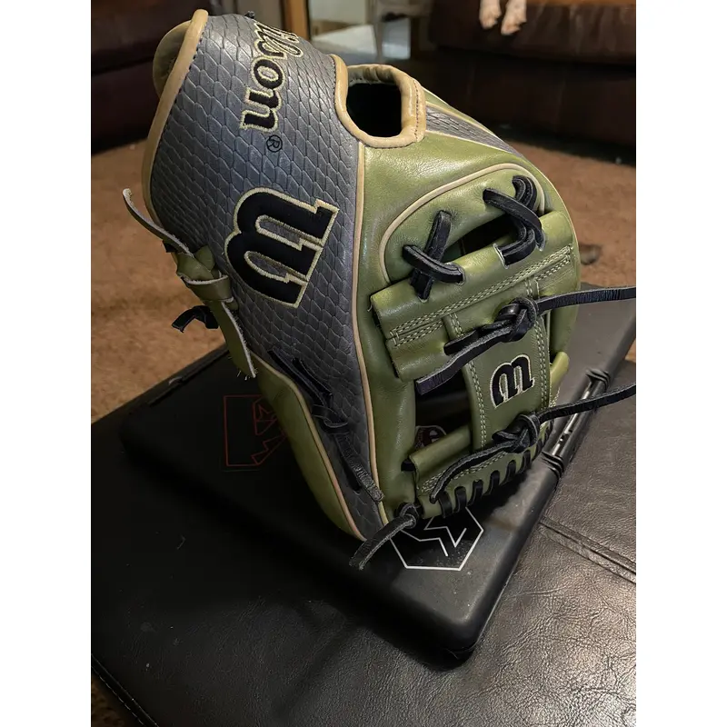 Wilson RH A2K Baseball Glove 11.5" (Used)