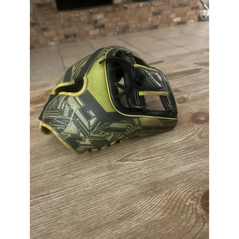 2023 Rawlings RH Infield REV1X Baseball Glove 11.75" (Used)