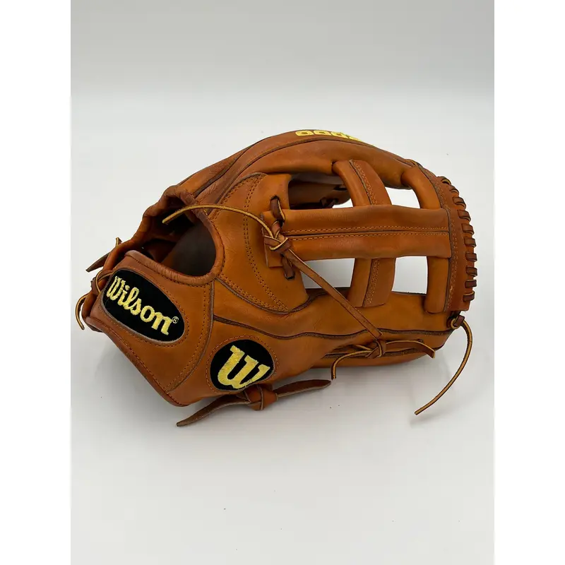 Wilson a2000 EL3 11.75 Infield baseball glove
