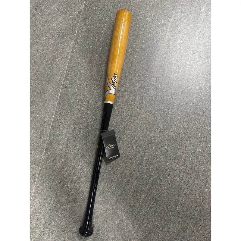 Victus Adley35 Maple Bat (-3)  other 32" (New)