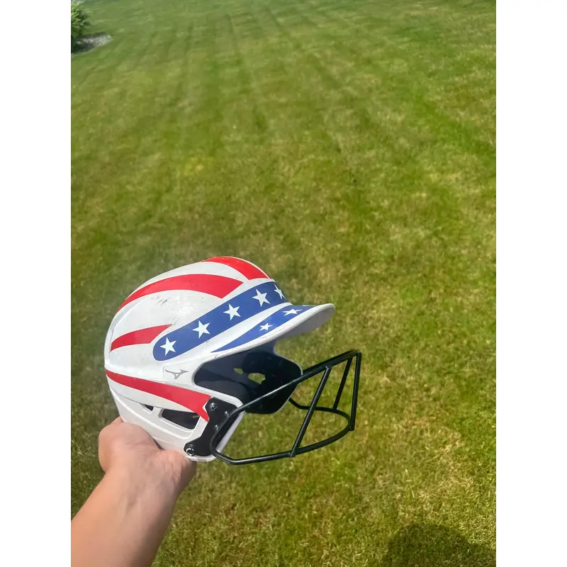 Medium Mizuno Batting Helmet (Used)