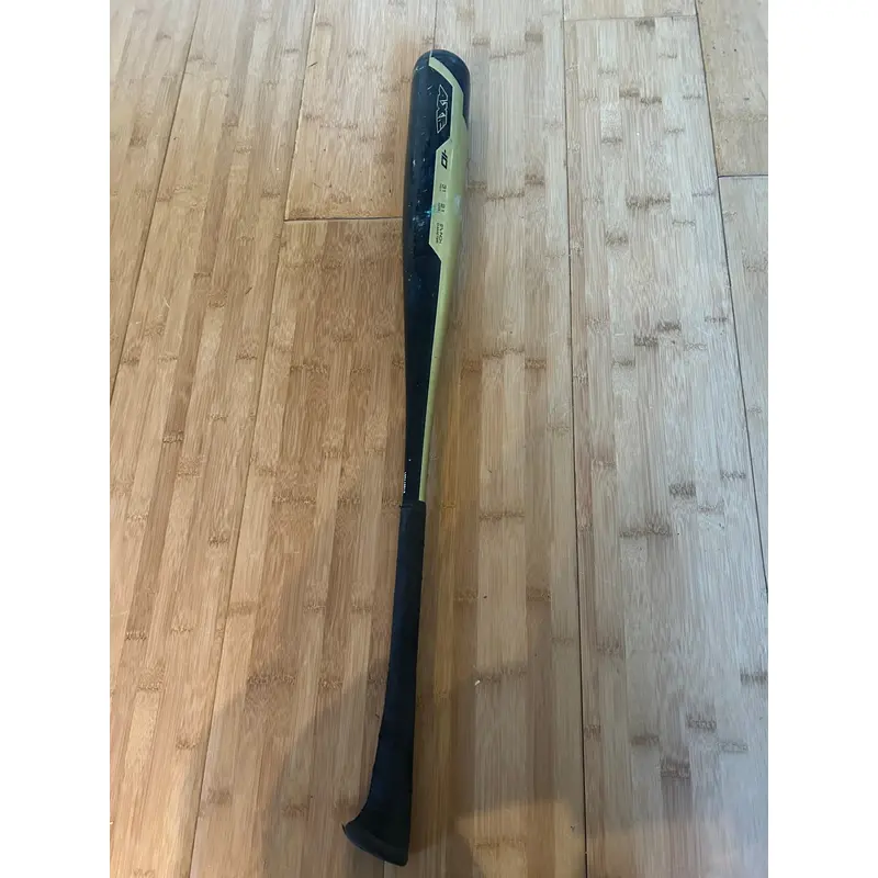 Used AXE (-10) 21 oz 31" Avenge Bat
