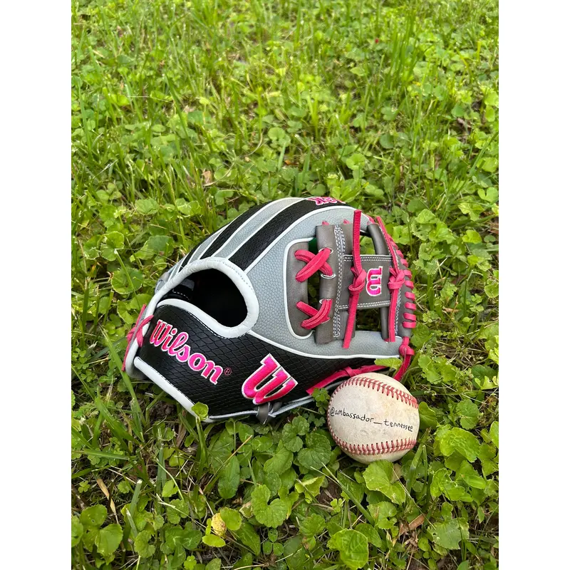 2025 Wilson A2K 1786 11.5 Infield Baseball Glove Black/Grey/Pink