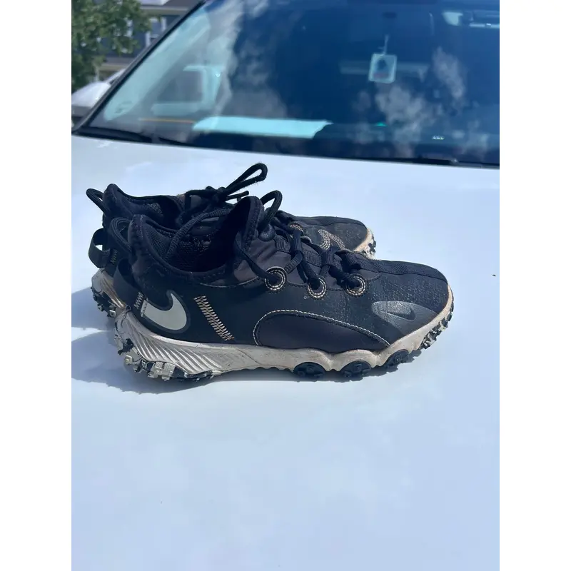 Black Youth Nike Shoes (Used)