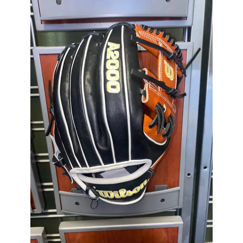 Wilson A2000 11.75" 1975 New With Tags