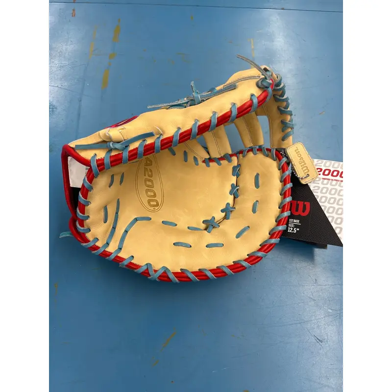 Wilson Spring 2025 A2000 1st Base Mitt