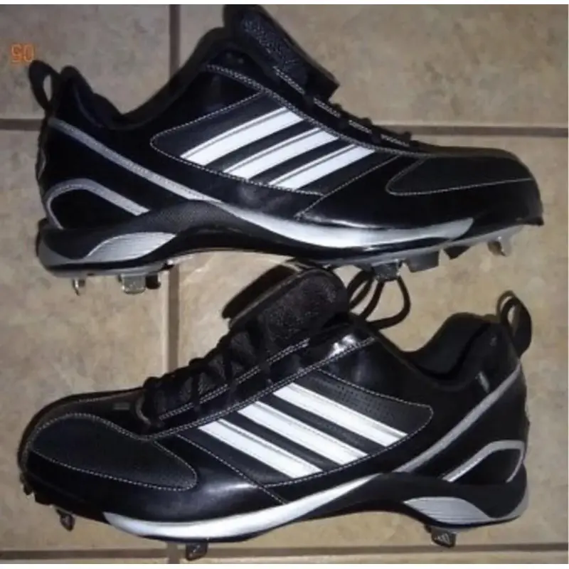 Black Men's Metal Low Cut