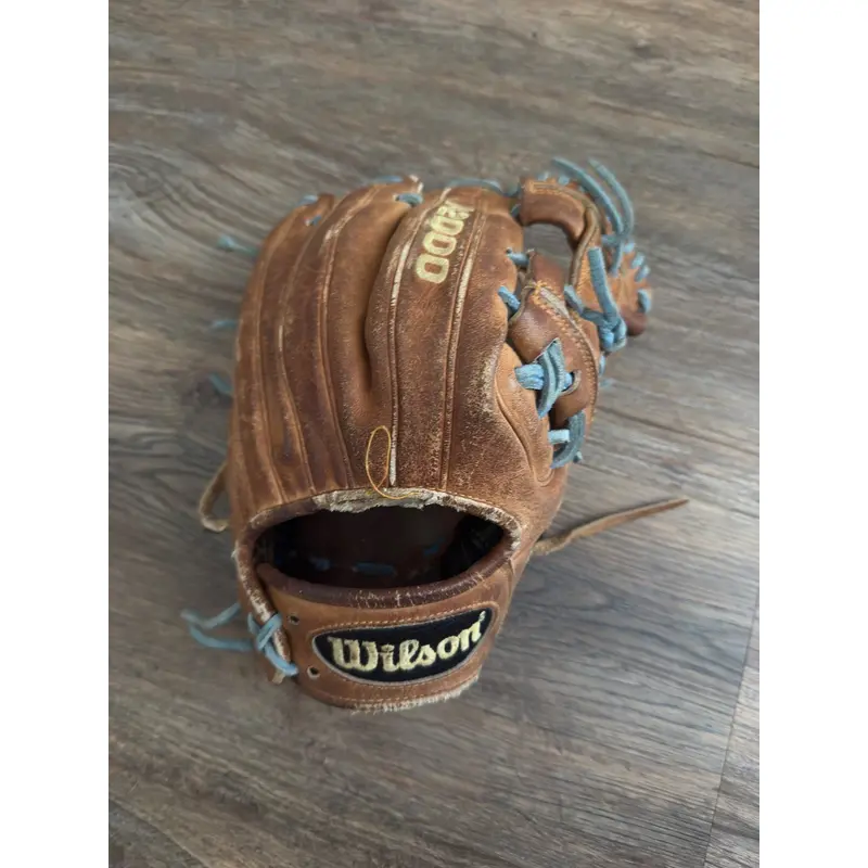 Wilson RH DP15 A2000 Baseball Glove 11.5" (Used)