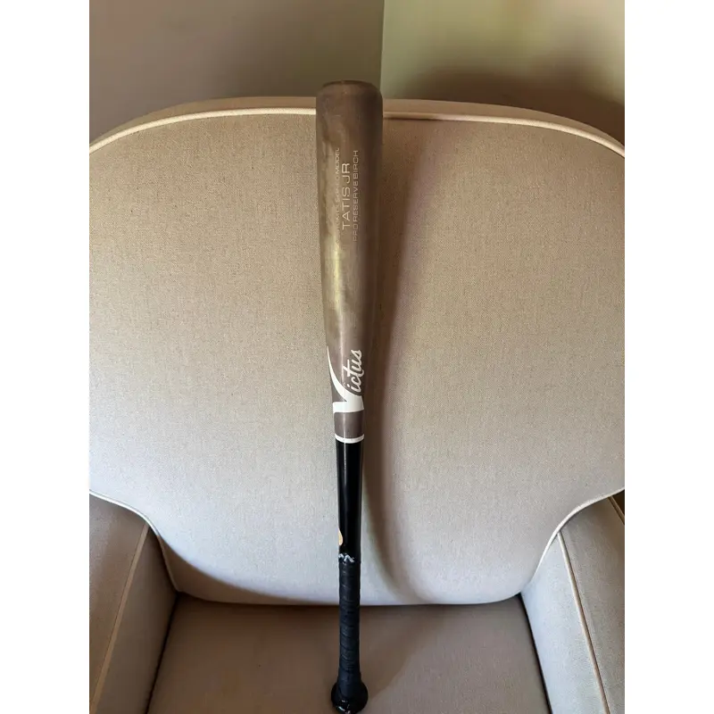 Victus Tatis Bat   29" (Used)