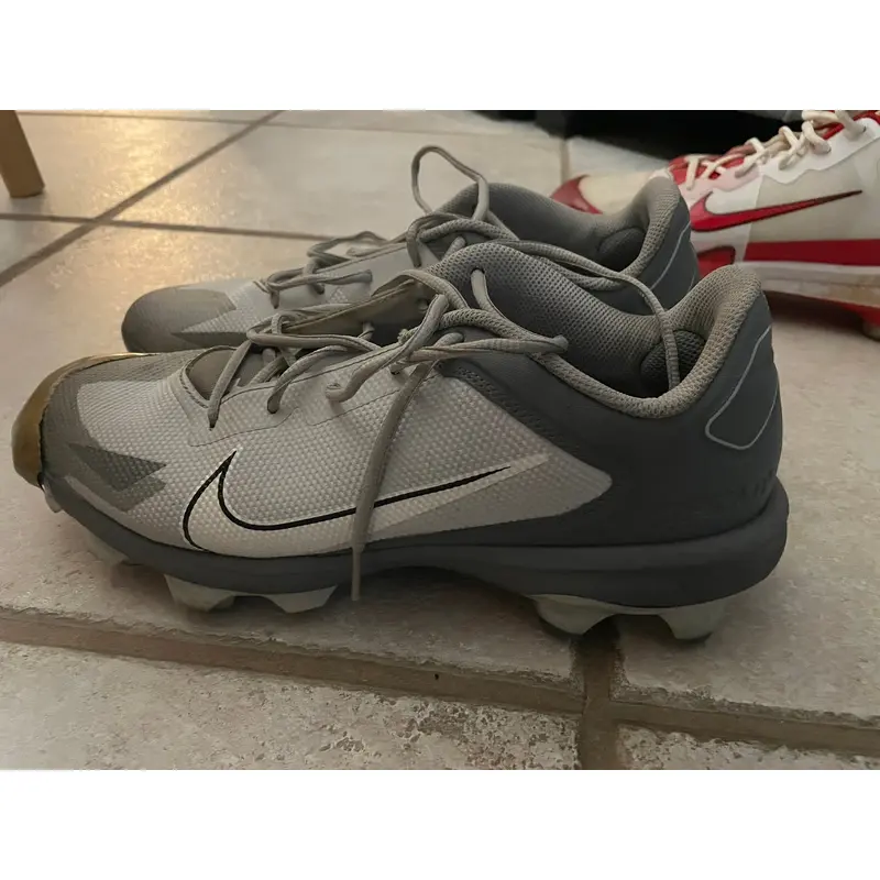 Men's Size M 10.5 (W 11.5) Nike (Used)