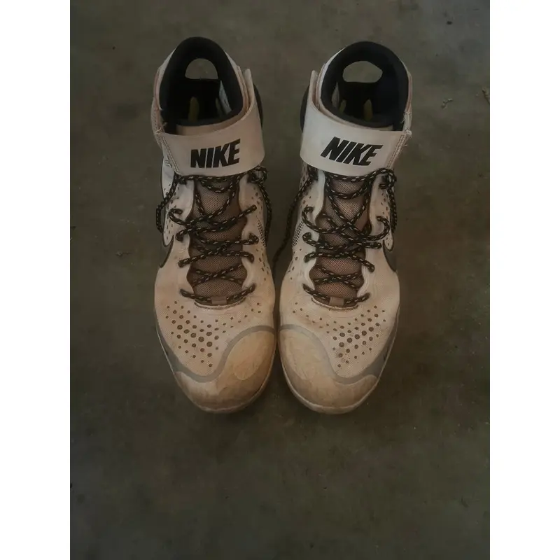 Men's Size M 11.0 (W 12.0) Adult Nike High Top Nike alpha huarache elite 3 (Used)