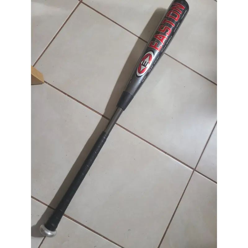 Used Easton Alloy Bat (-5) 28 oz 33"