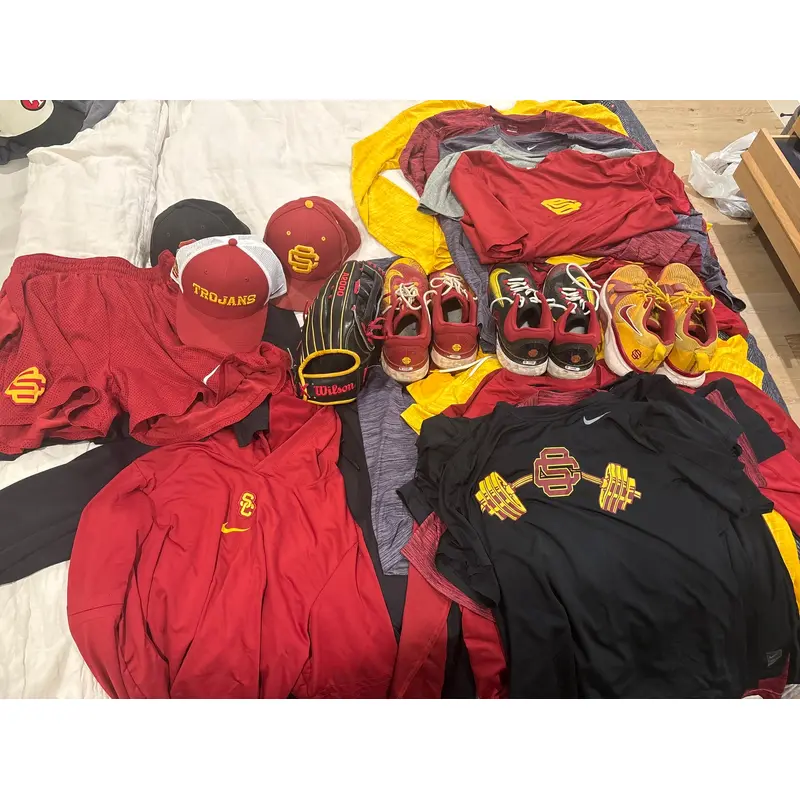 USC BASEBALL TEAM ISSUED NIKE CARE PACKAGE