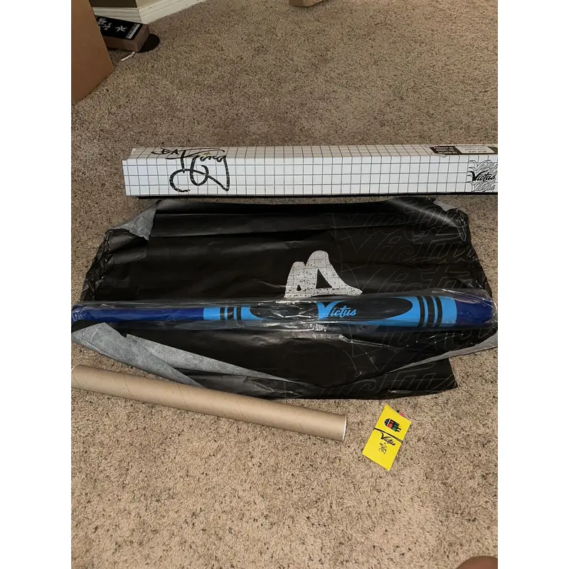 Victus Crayon Bat By The Bat King 32 Inch