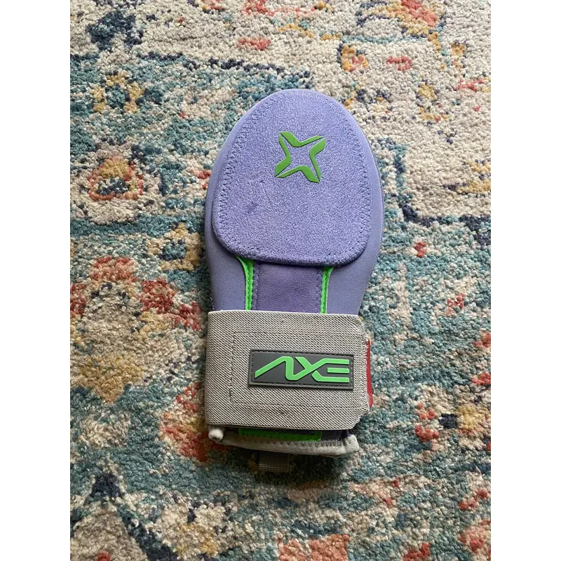 The Joker Axe Sliding Mitt