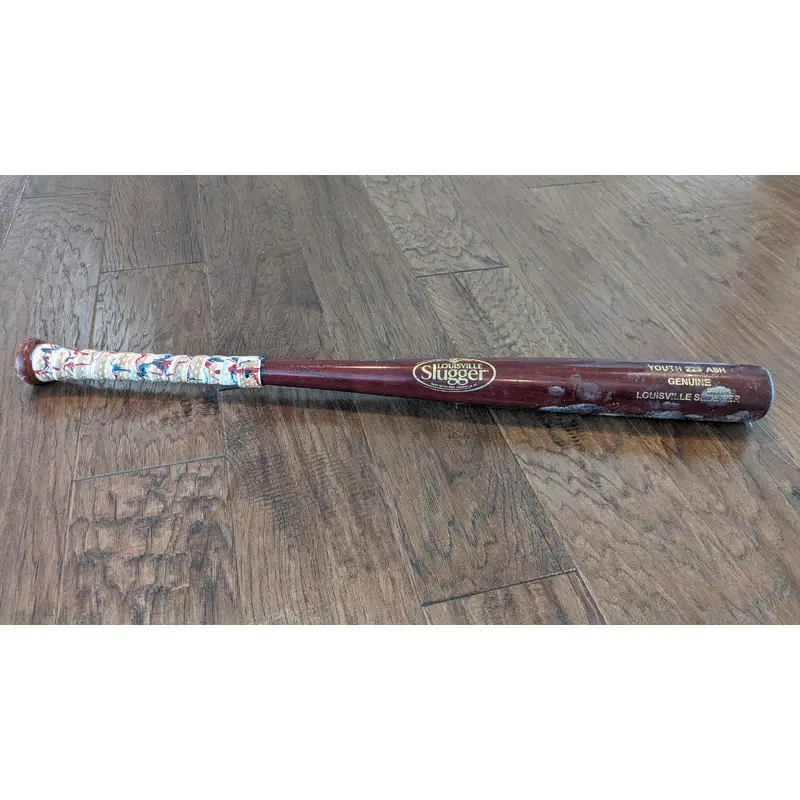 Used Louisville Slugger 225 Ash Bat (-8) Ash 20 oz 28"