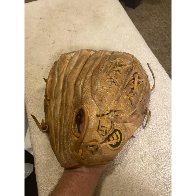 Vintage Wilson Bruce Sutter Signature Edition 12 Baseball glove