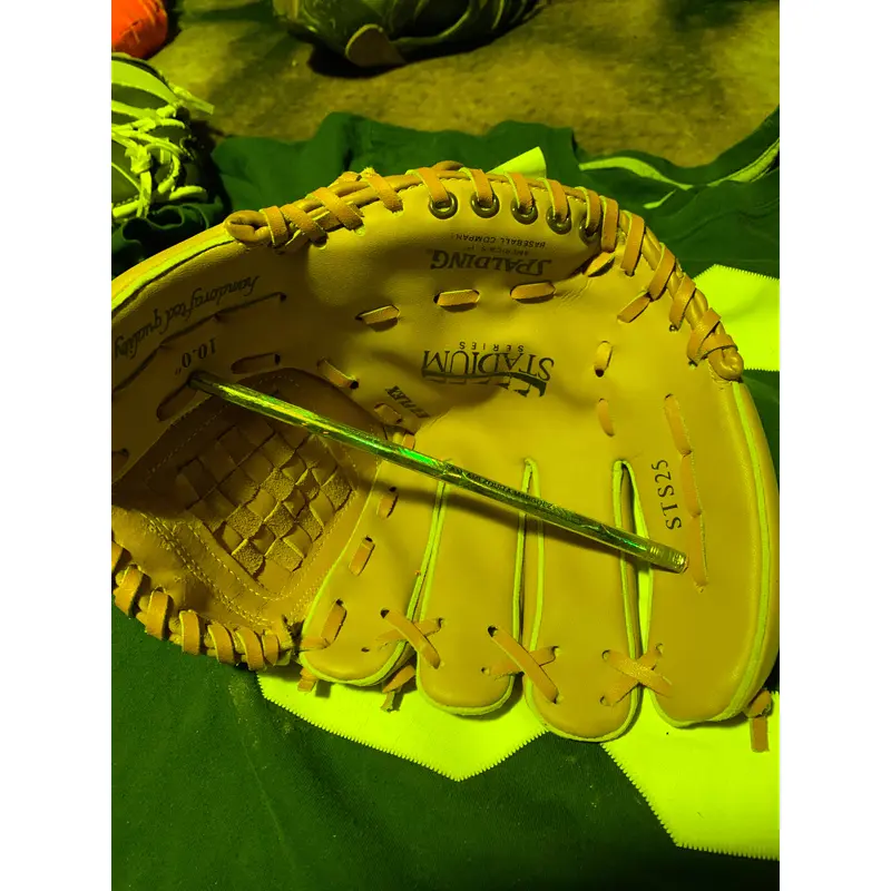 Used Spalding Left Hand Throw Baseball Glove 10"
