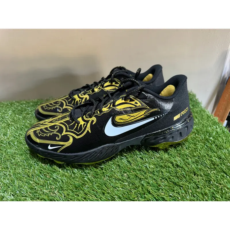 Nike Alpha Huarache Elite 3 Low Baseball Cleats Black Gold Men's 10 CV3553-001