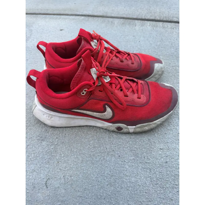 Red Men's Size M 10.0 (W 11.0) Youth Nike Low Top Turf Cleats (Used)