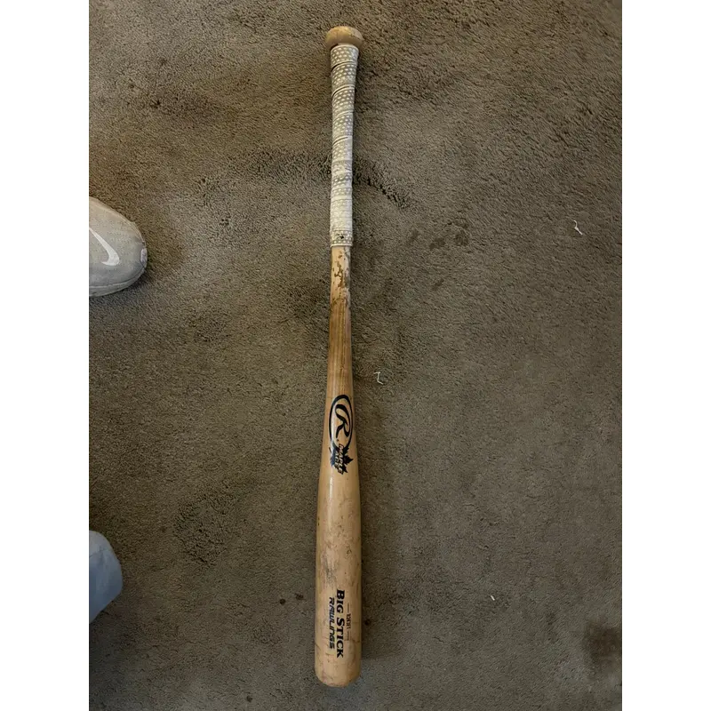 Used  Rawlings Maple 31 oz 33" Big Stick Bat