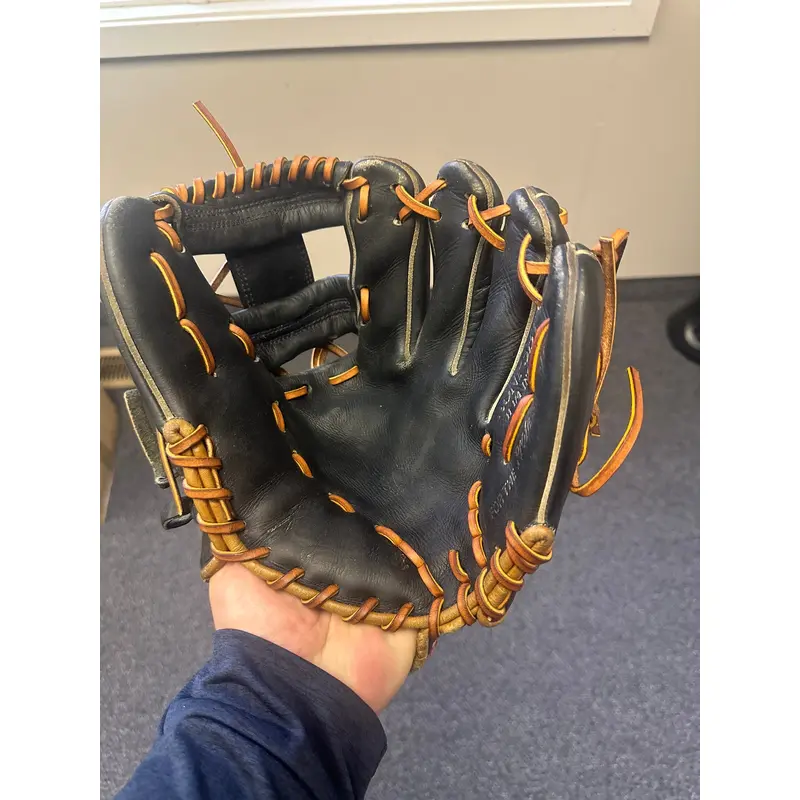 Rawlings Right Hand Throw Infield Heart of the Hide Baseball Glove 11.25" (Used)