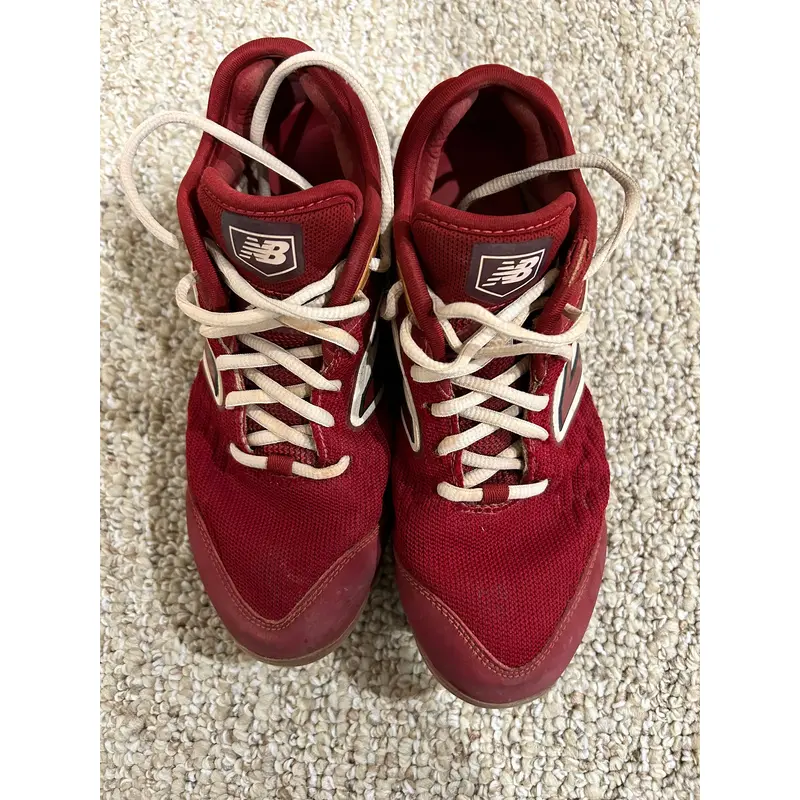 New Balance metal baseball cleats (mens size 6)