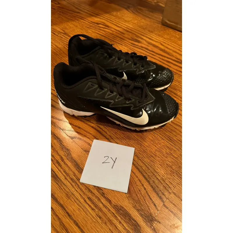 Nike size 2 Youth baseball cleats